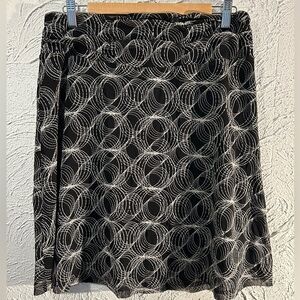 Esprit A-Line Black and White Circle Pattern Fully Lined Crepe Skirt Size L